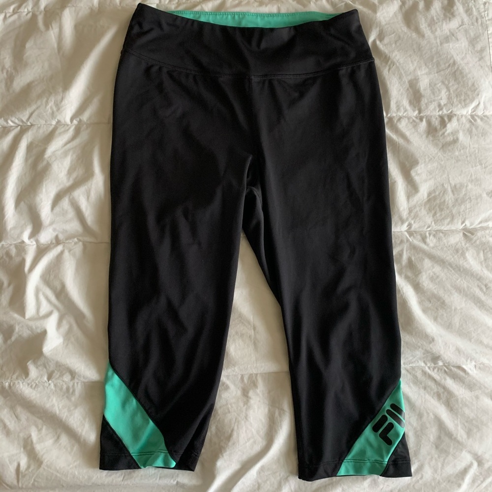 🛍FILA Black Capris - Picture 2 of 5